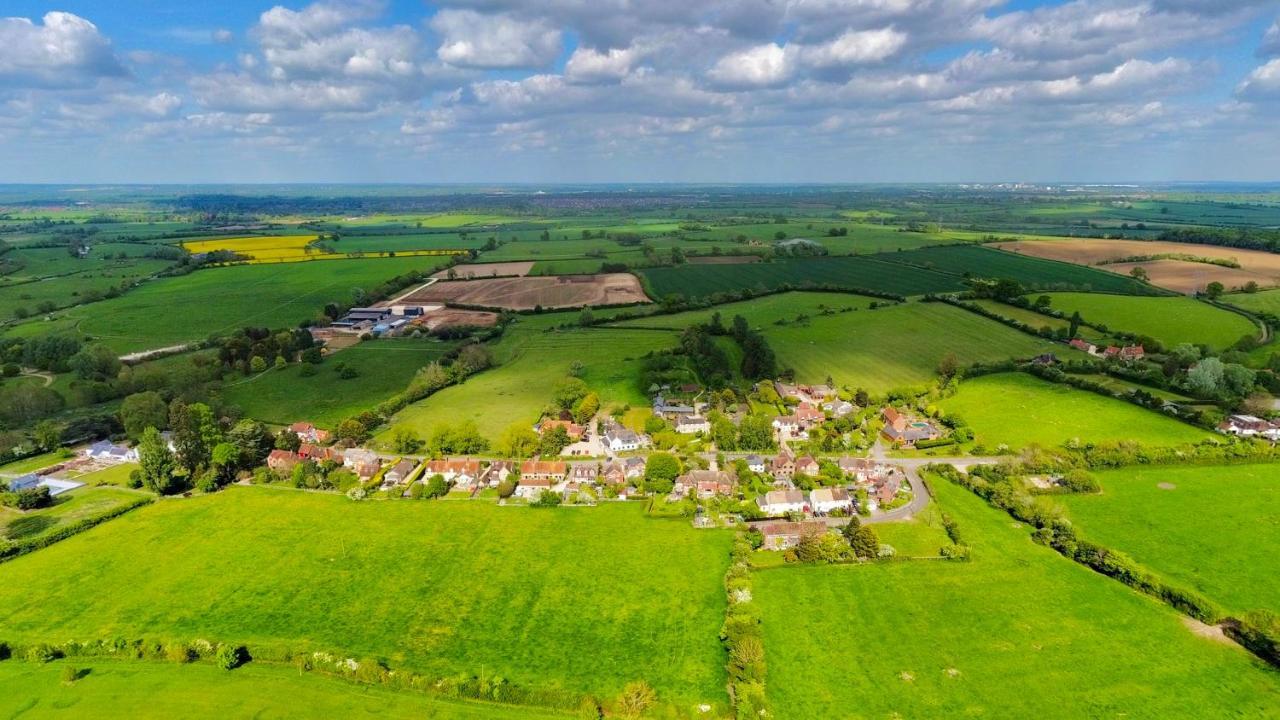 Home Farm Bed & Breakfast Milton Keynes Exterior photo